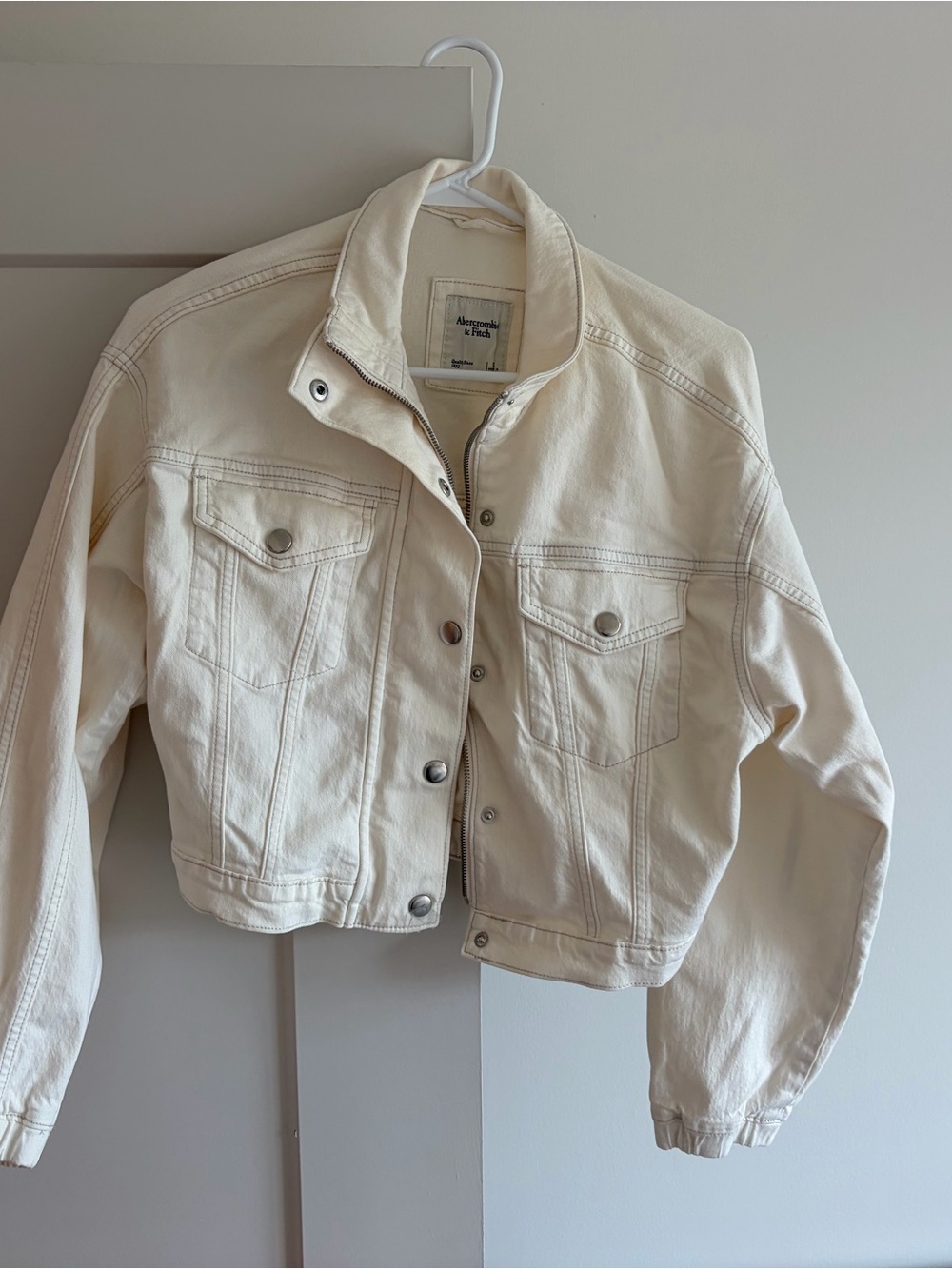 Abercrombie & Fitch Cream Cropped Denim Jacket